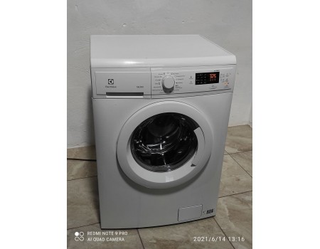 Electrolux EWF 1064 EOW-a773 Стиральная машина до 6 кг 1000 об/мин 60*55 А+++ б/у Гарантия 6 мес