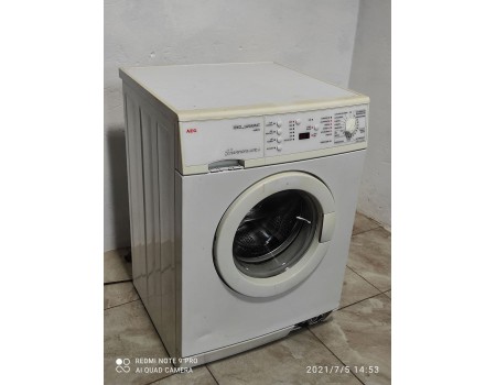 AEG LAVAMAT CL L-W-а831 Стиральная машина до  6 кг 1400 об/мин 60*60 б/у 