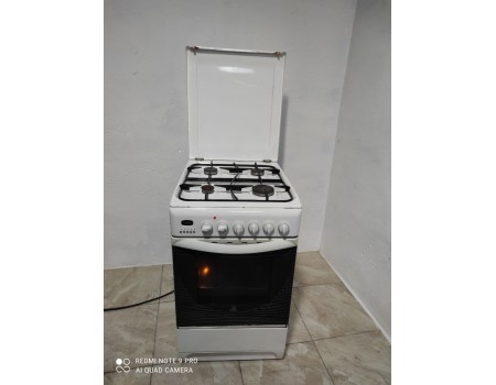 INDESIT-bn-f732 Газовая плита с электрической духовкой 50*60 б/у Гарантия 6 мес 