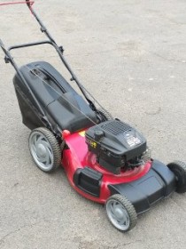 QUANTUM XTE-55 Газонокосилка бензиновая 