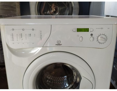 INDESIT WE8-EX-a331 Стиральная машина до 5 кг 800 об/мин 60*54 см Италия б/у Гарантия 6 мес 